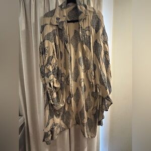 Manaola Beige and Black Kimono